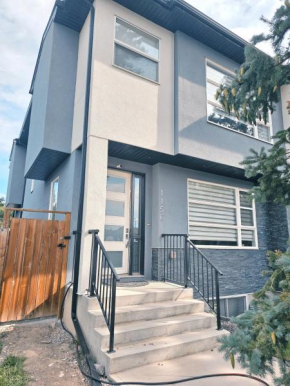 Beautiful Basement Suite-keyless-Separate entrance